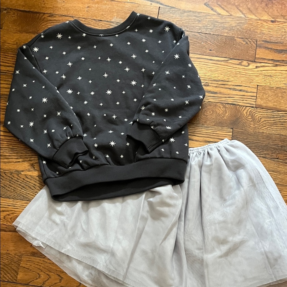 NWOT Grey Starry Sweatshirt and Gray Skirt Set